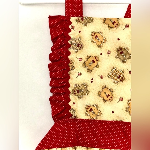 Children’s Hand made Gingerbread Apron - Picture 5 of 13